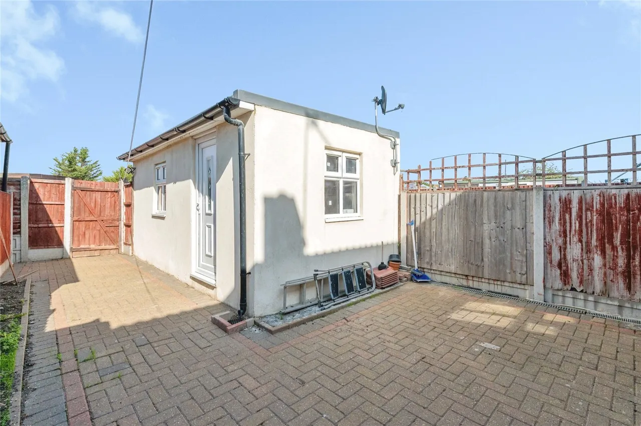 The Beeches, Tilbury, RM18, photo 4