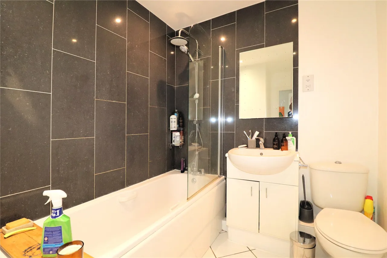 Prospect Place, Woking, GU22, photo 8