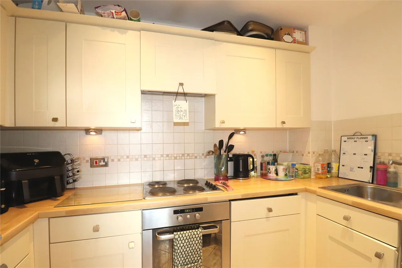 Prospect Place, Woking, GU22, photo 2