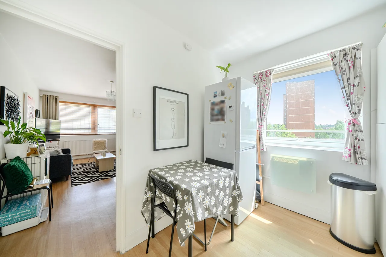 London, SW11, photo 6