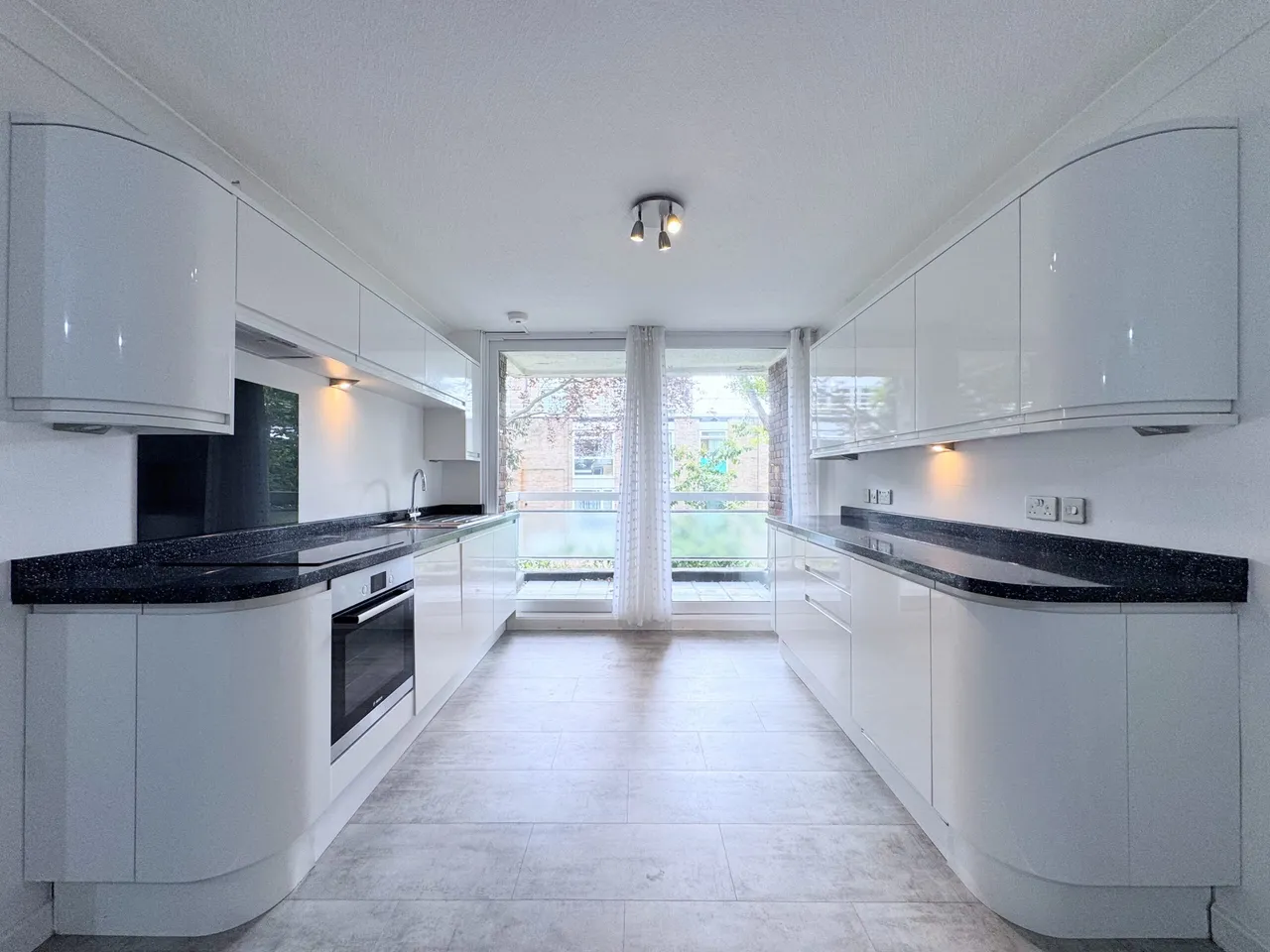 Stonegrove, Leamington House, HA8, photo 2