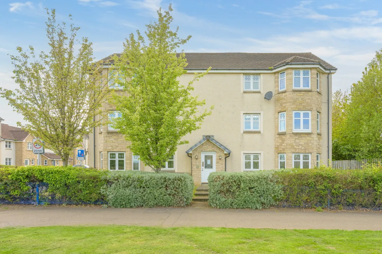 2 bed flat for sale — Peasehill Road, Rosyth, KY11 2GB