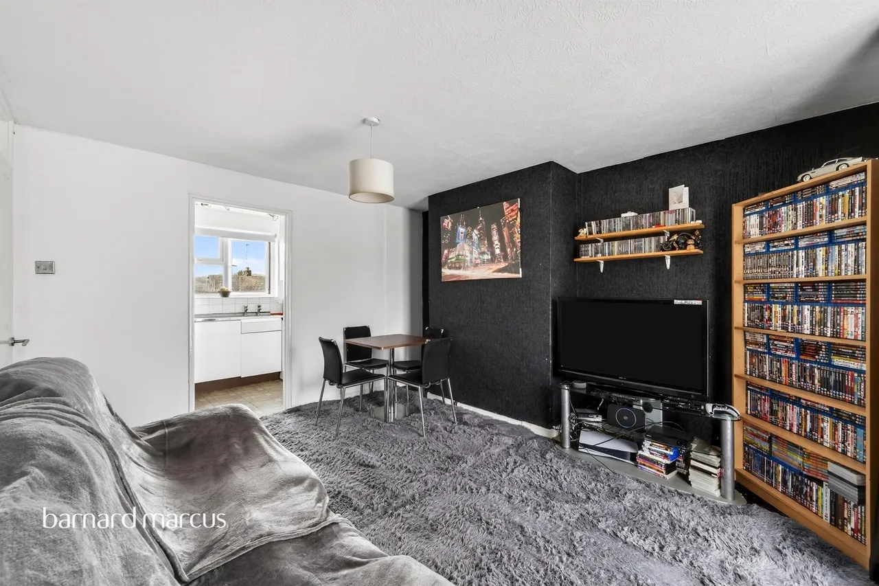 Long Walk, Epsom, KT18, photo 4