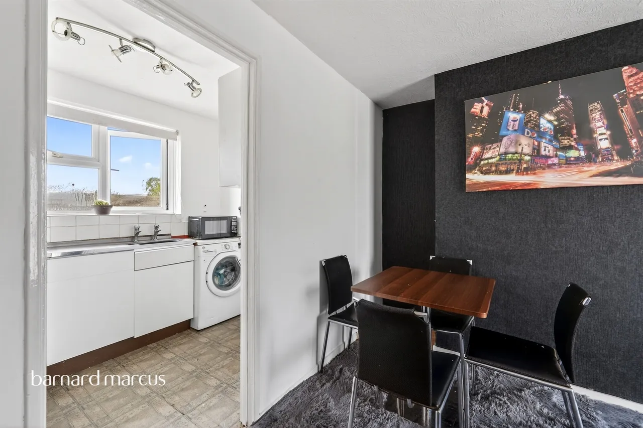 Long Walk, Epsom, KT18, photo 6