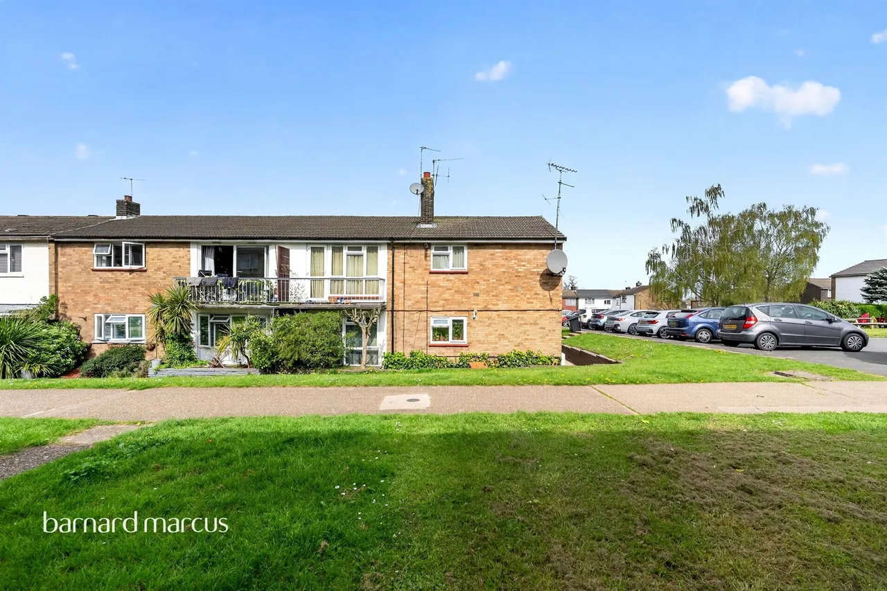 Long Walk, Epsom, KT18, photo 2