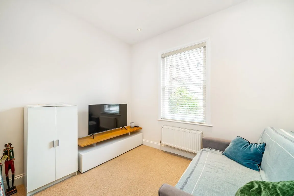 Silver Crescent, W4, photo 7
