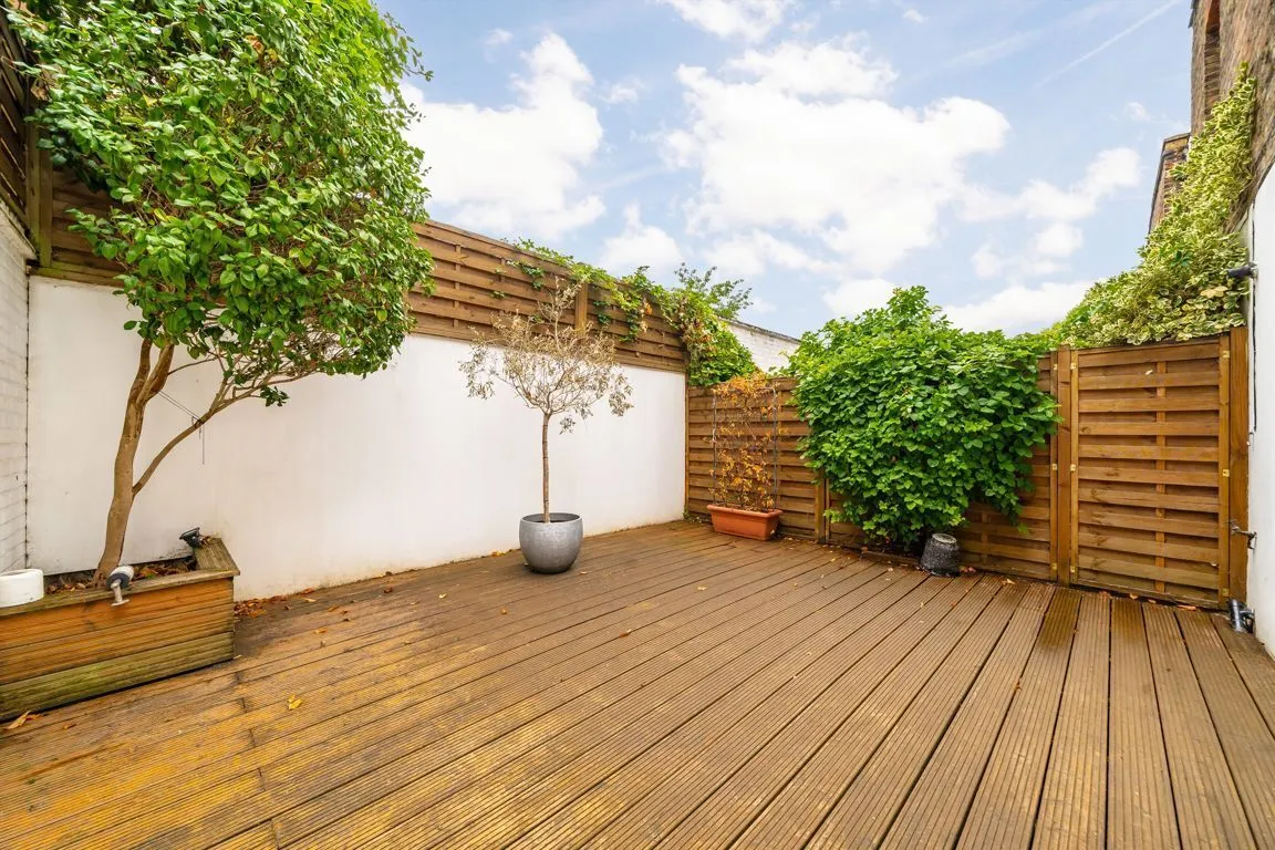 Silver Crescent, W4, photo 8