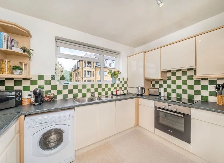 Deer Park Close, Kingston Upon Thames, KT2, photo 3