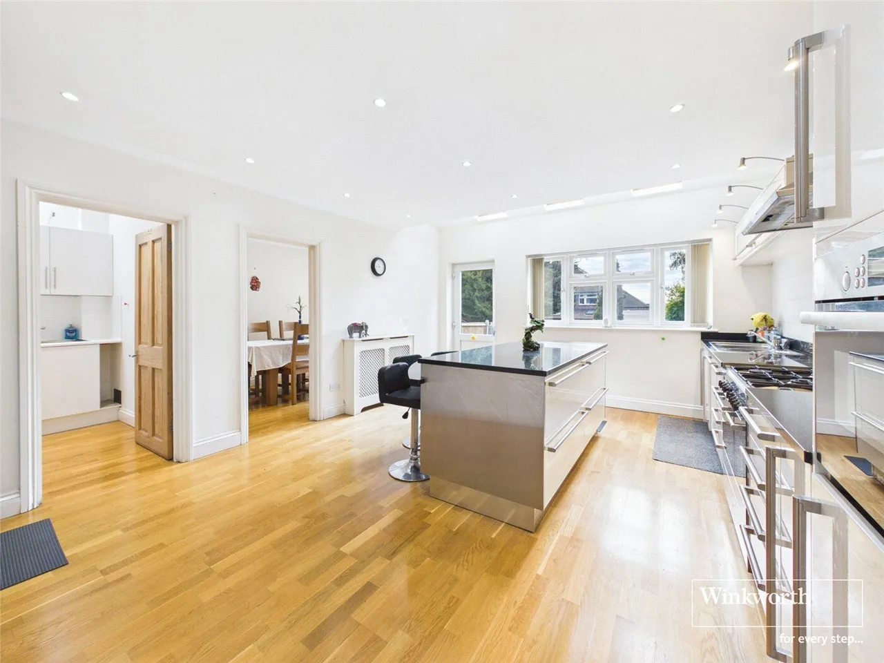 Wolmer Gardens, Edgware, HA8, photo 4