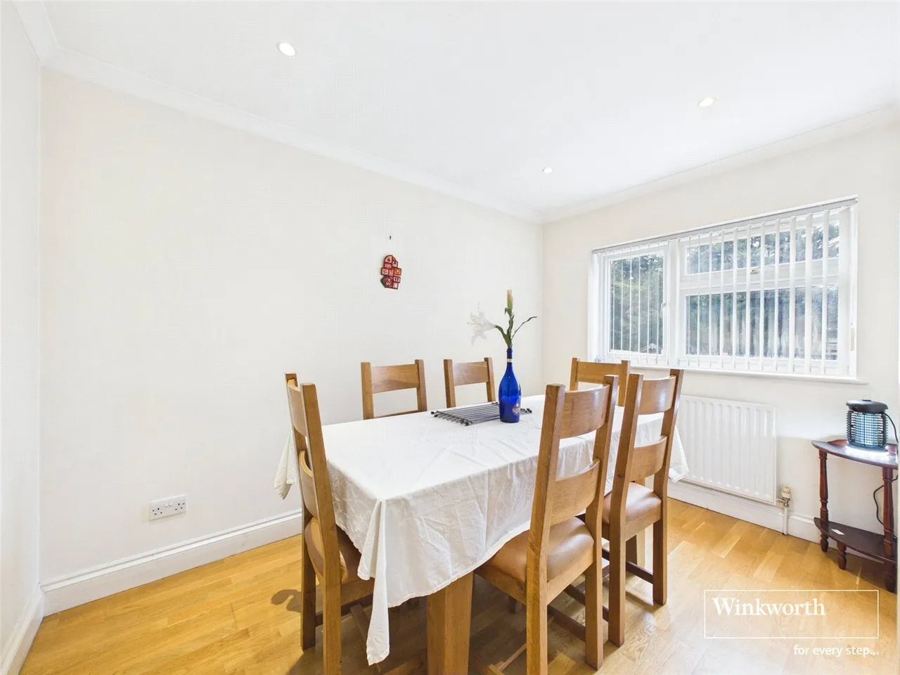 Wolmer Gardens, Edgware, HA8, photo 3