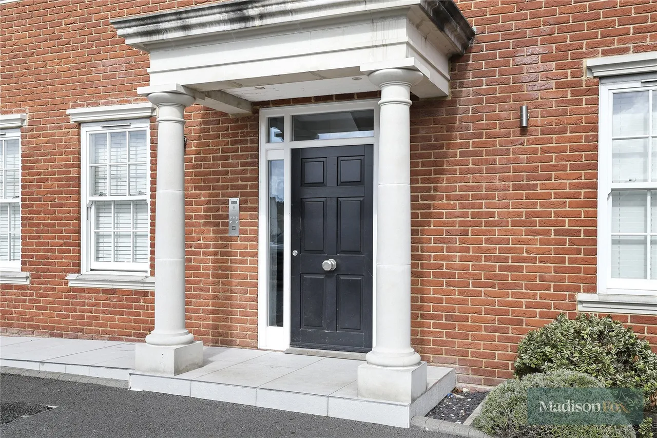 Manor Road, Chigwell, IG7, photo 28