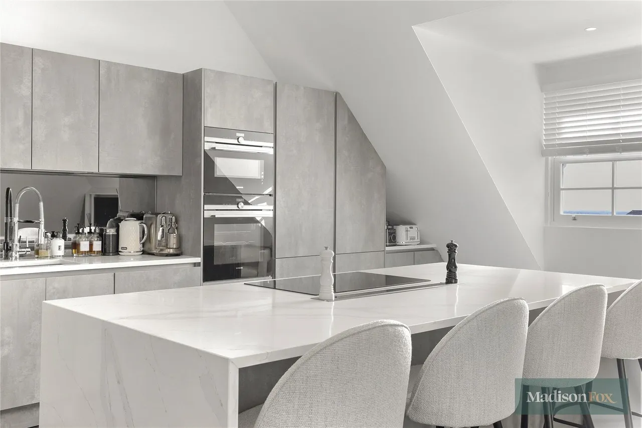 Manor Road, Chigwell, IG7, photo 7