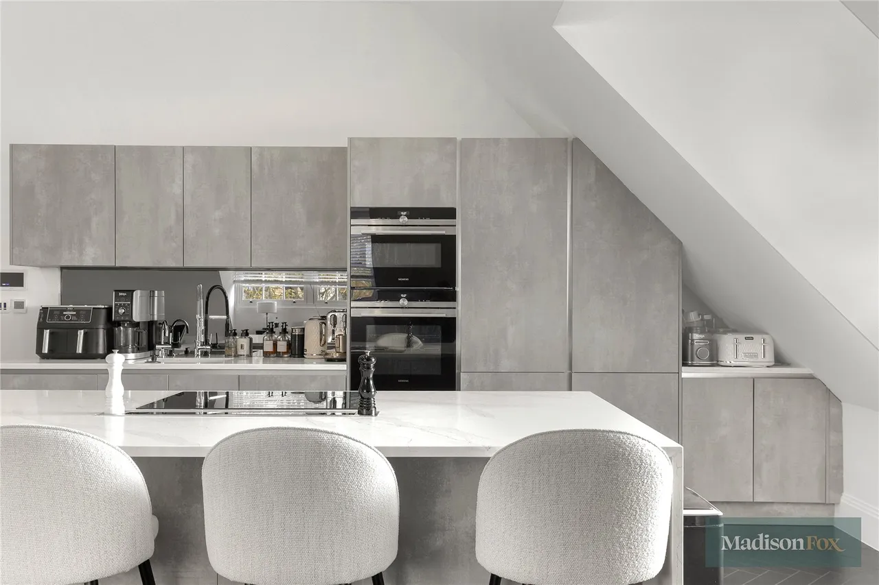 Manor Road, Chigwell, IG7, photo 8