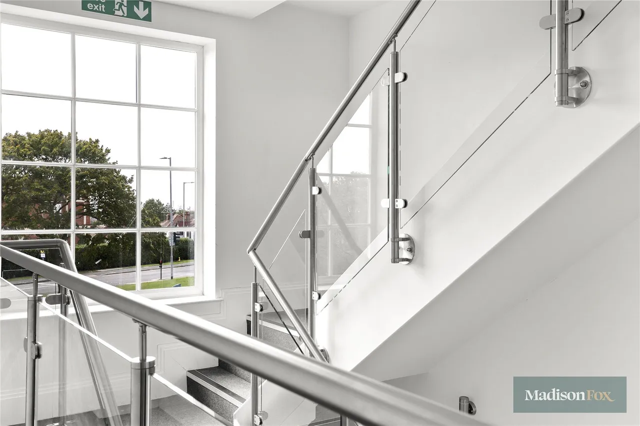 Manor Road, Chigwell, IG7, photo 25