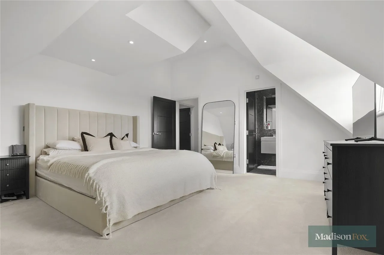 Manor Road, Chigwell, IG7, photo 14
