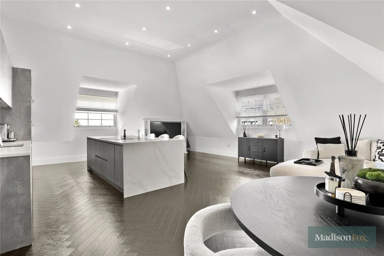 Manor Road, Chigwell, IG7, photo 6