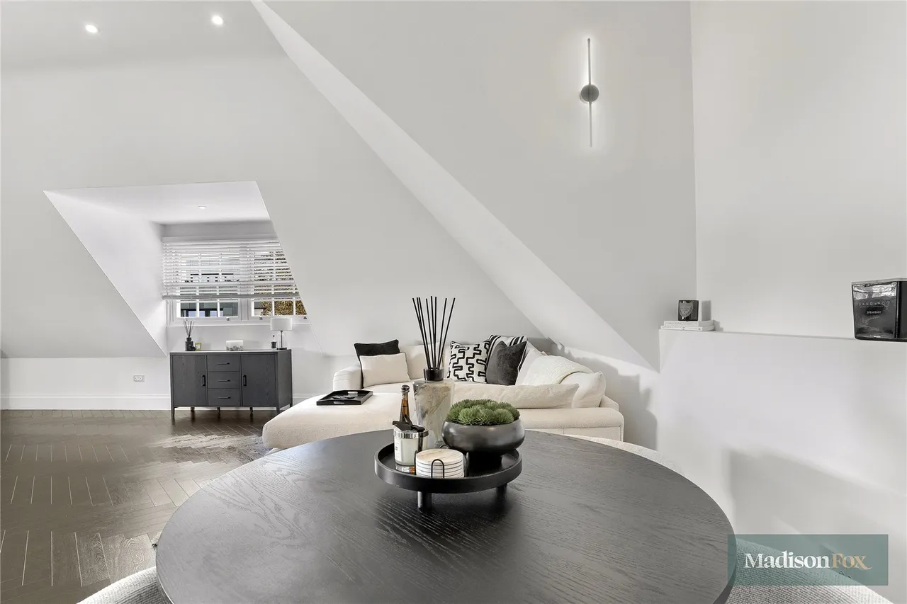 Manor Road, Chigwell, IG7, photo 10