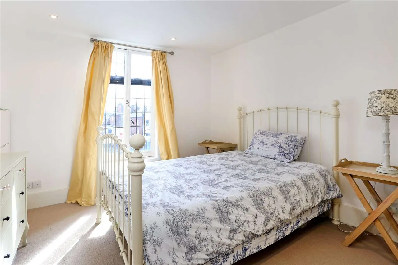 Caxton Yard, Farnham, Surrey, GU9 7GD, photo 10