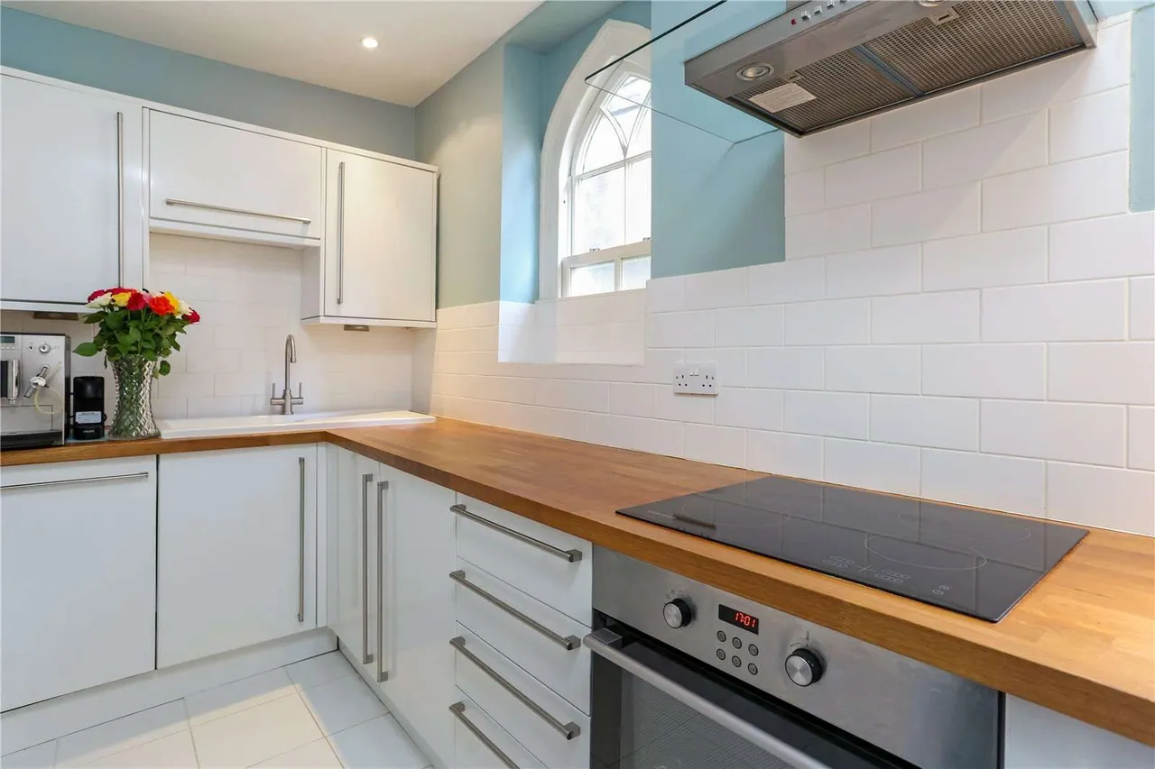 Caxton Yard, Farnham, Surrey, GU9 7GD, photo 4