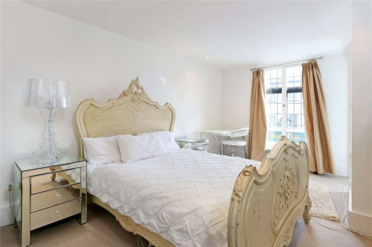 Caxton Yard, Farnham, Surrey, GU9 7GD, photo 8