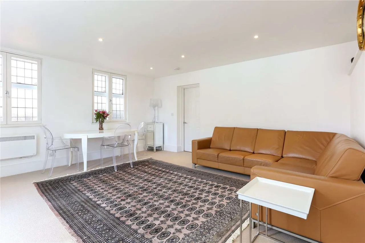 Caxton Yard, Farnham, Surrey, GU9 7GD, photo 5