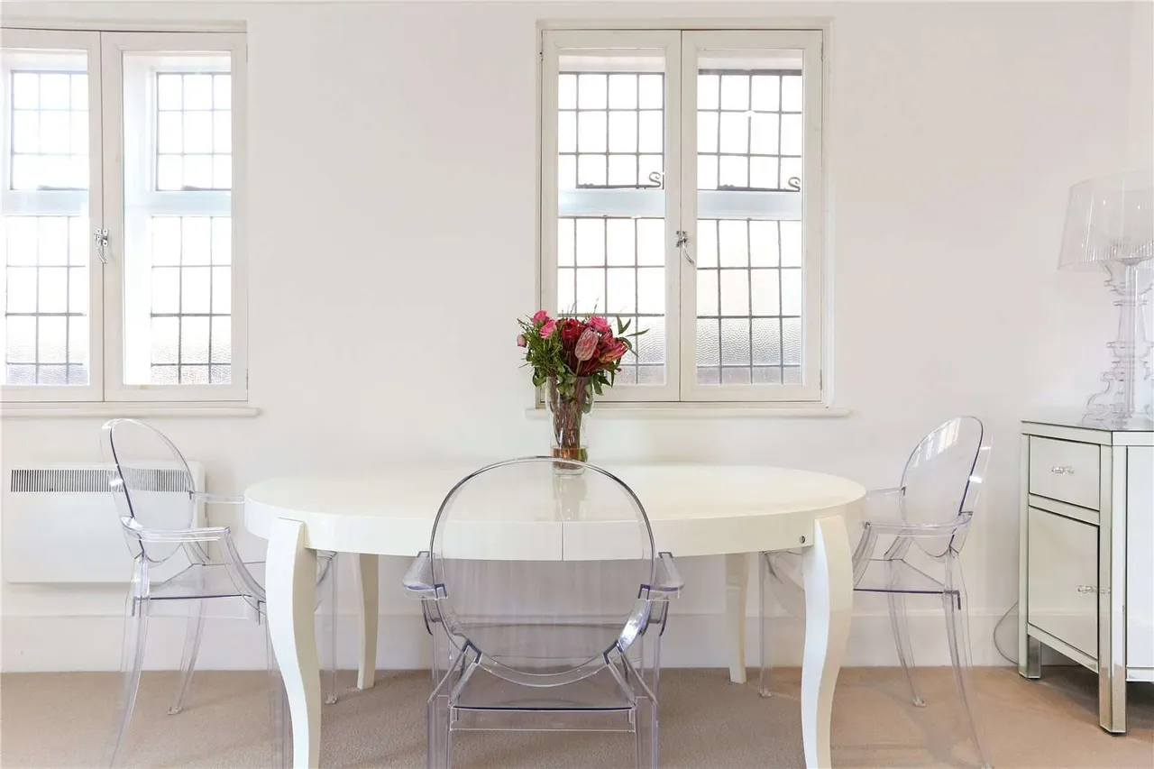 Caxton Yard, Farnham, Surrey, GU9 7GD, photo 6