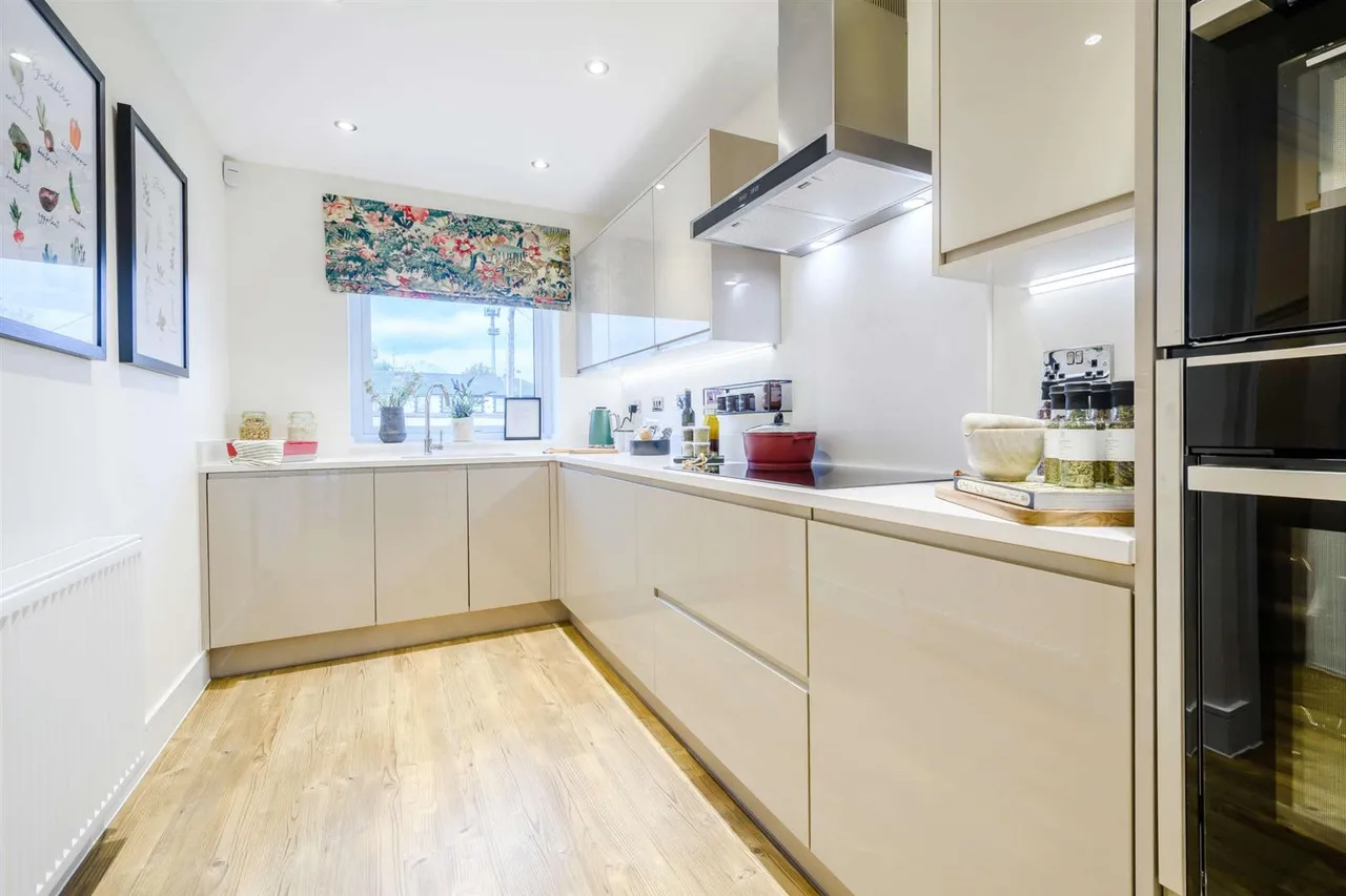 Frome Road, Trowbridge, BA14, photo 2