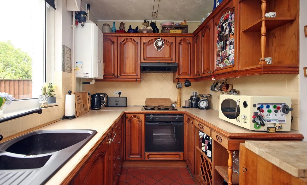 Amlwch Road, Benllech, photo 6