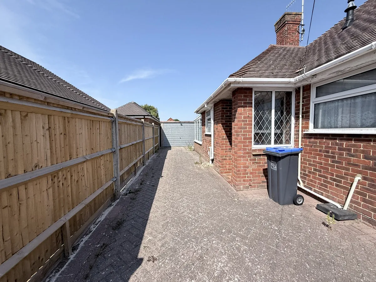 Frobisher Close, Worthing, BN12, photo 13