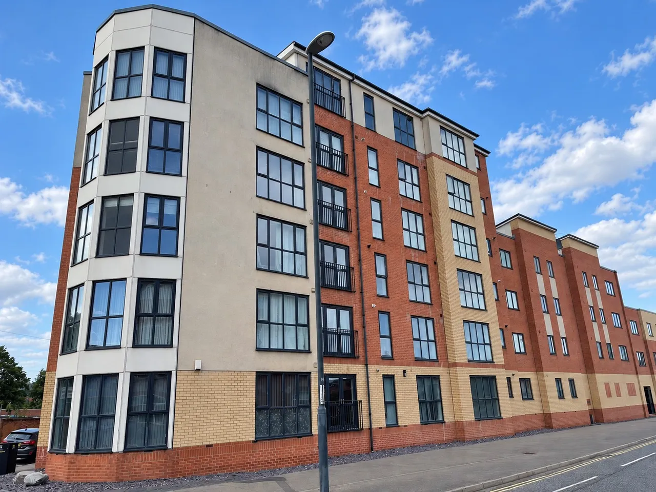 2 bed flat for sale, City Road, Chester Green, DE1