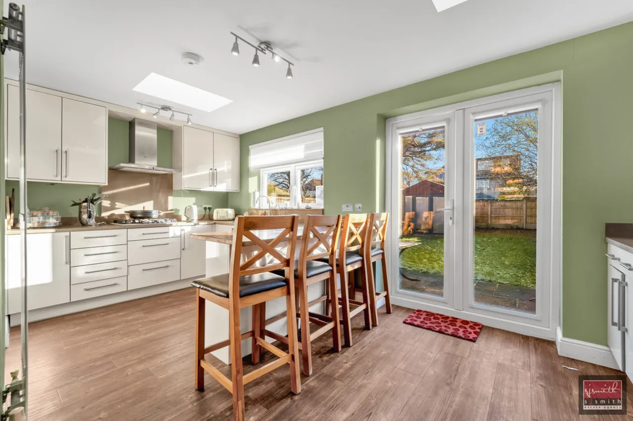 Meadway, Ashford, TW15, photo 2