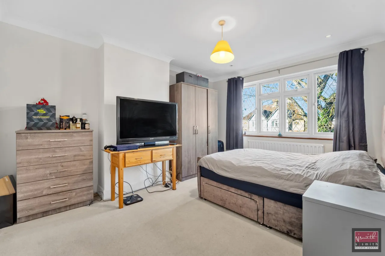 Meadway, Ashford, TW15, photo 13