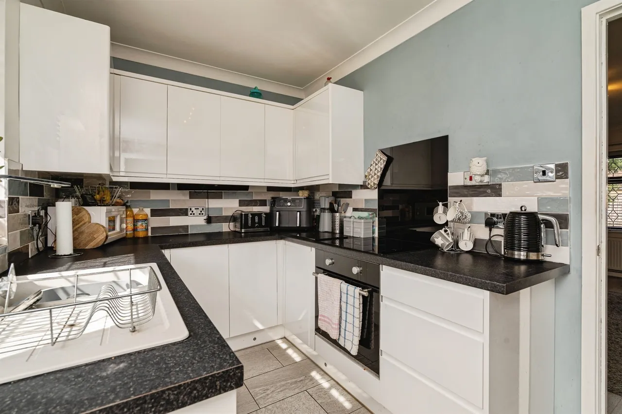 Clover Way, Bradwell, NR31, photo 7