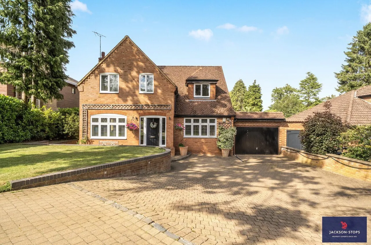 Mentone Avenue, Aspley Guise, MK17, photo 2