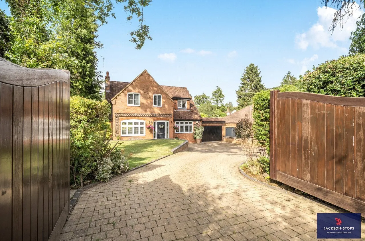 Mentone Avenue, Aspley Guise, MK17, photo 3
