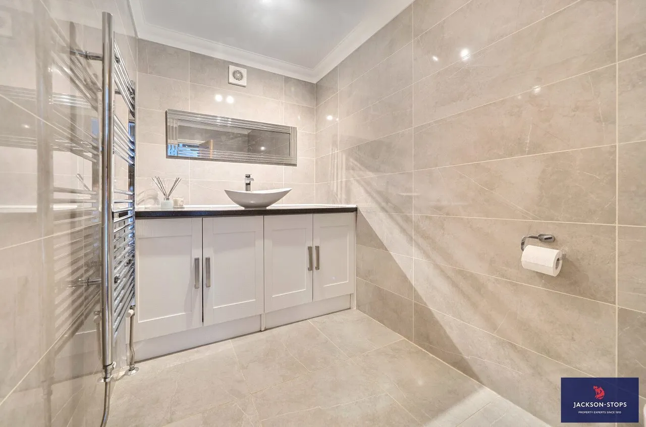 Mentone Avenue, Aspley Guise, MK17, photo 13