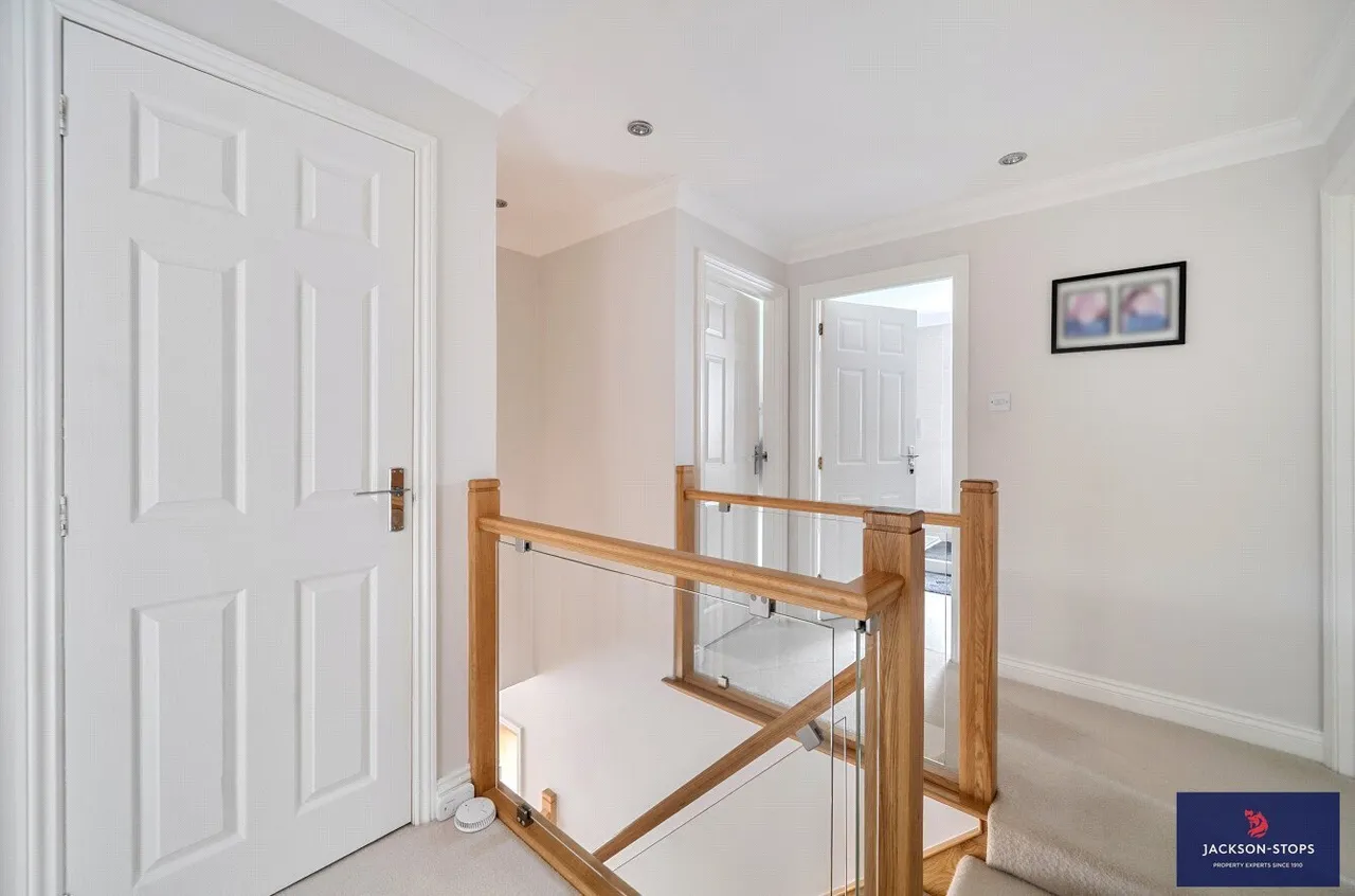 Mentone Avenue, Aspley Guise, MK17, photo 15