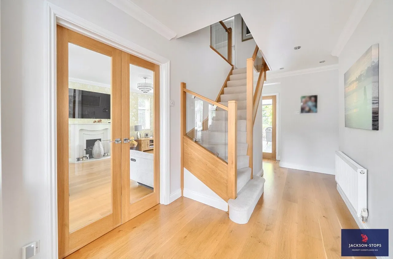 Mentone Avenue, Aspley Guise, MK17, photo 12