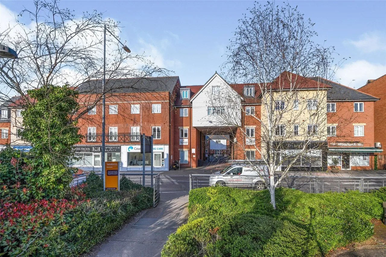 The Meads, Ongar Road, Brentwood, Essex, CM15, photo 2