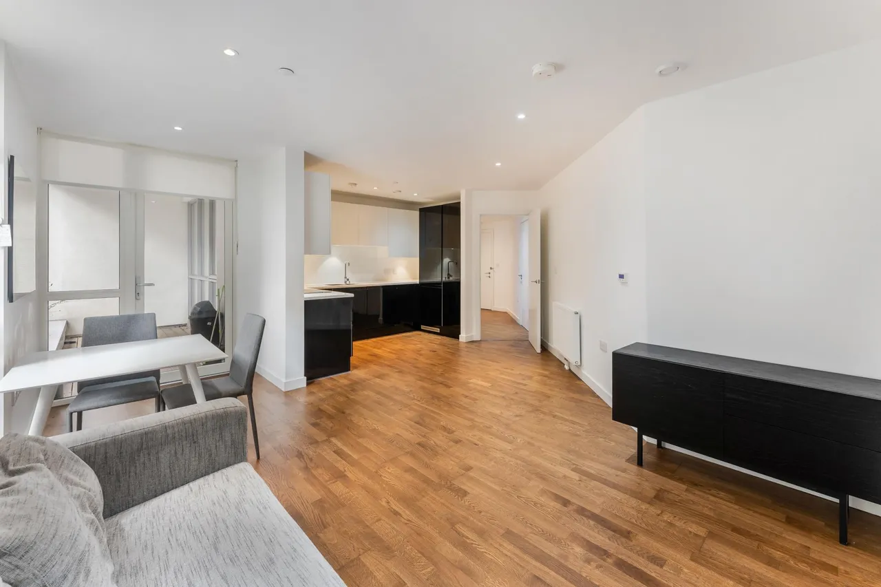 1 bed flat to rent, Discovery Tower, Canning Town, E16