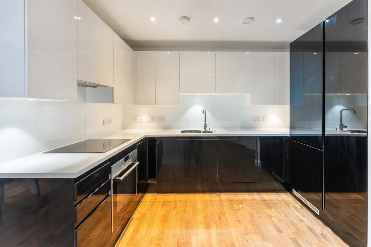Discovery Tower, Canning Town, E16, photo 2
