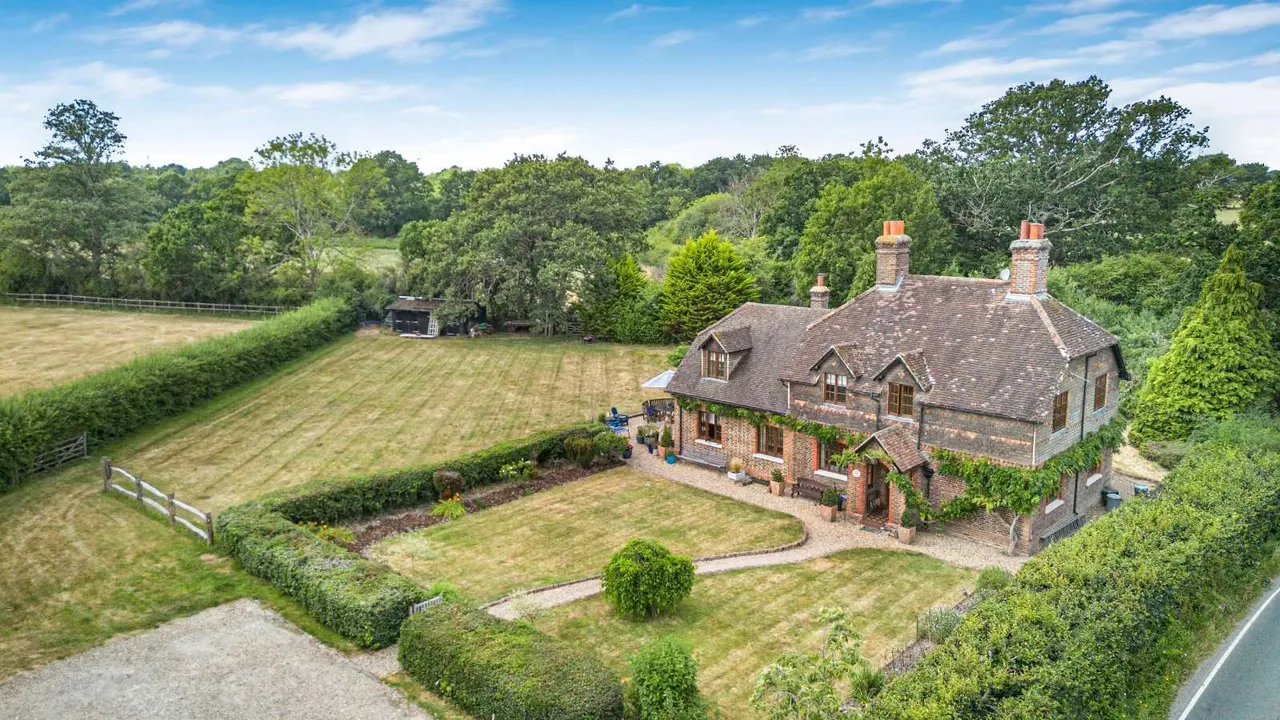 4 bed house for sale, Bones Lane, Newchapel, RH7