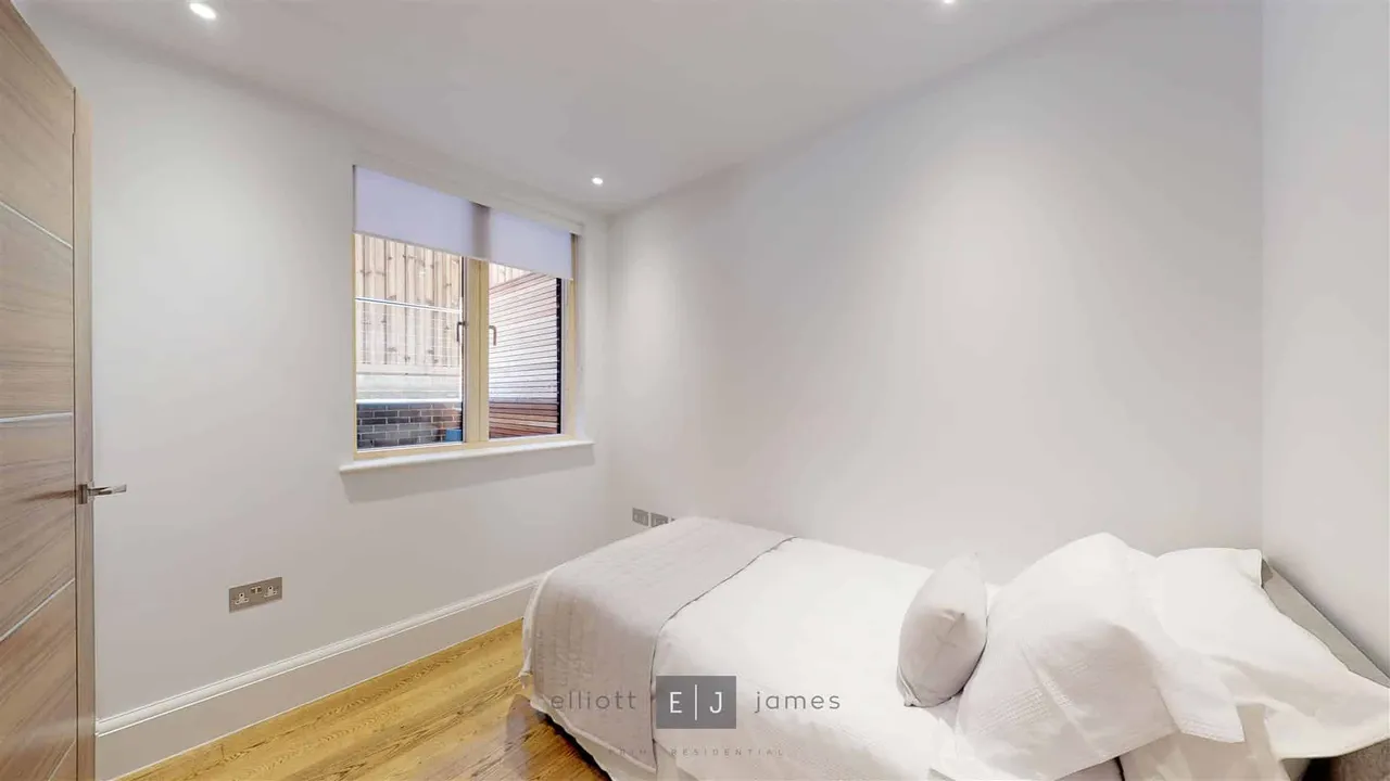 Palmerston Road, Buckhurst Hill, photo 5
