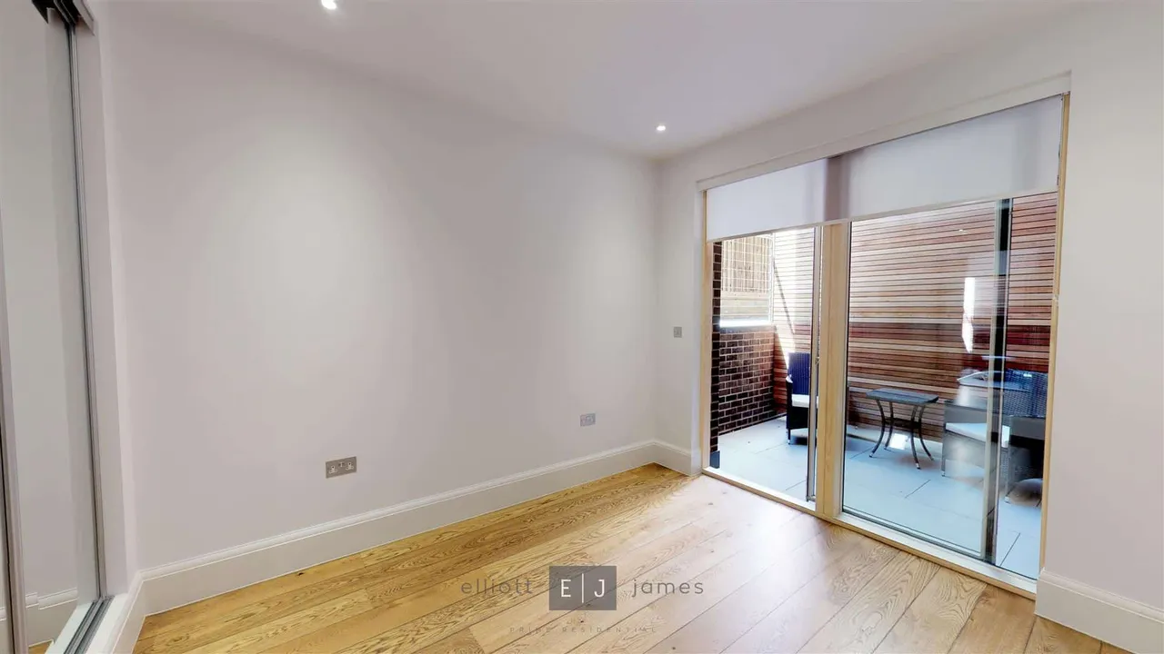Palmerston Road, Buckhurst Hill, photo 8
