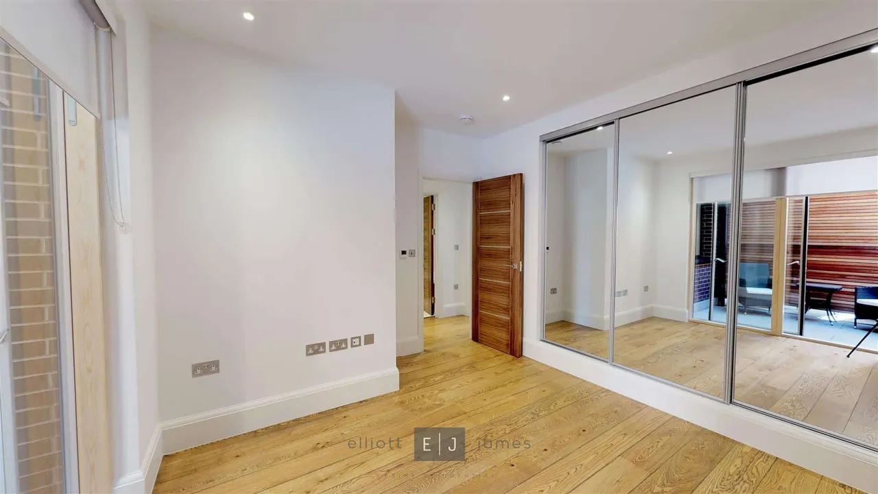 Palmerston Road, Buckhurst Hill, photo 7