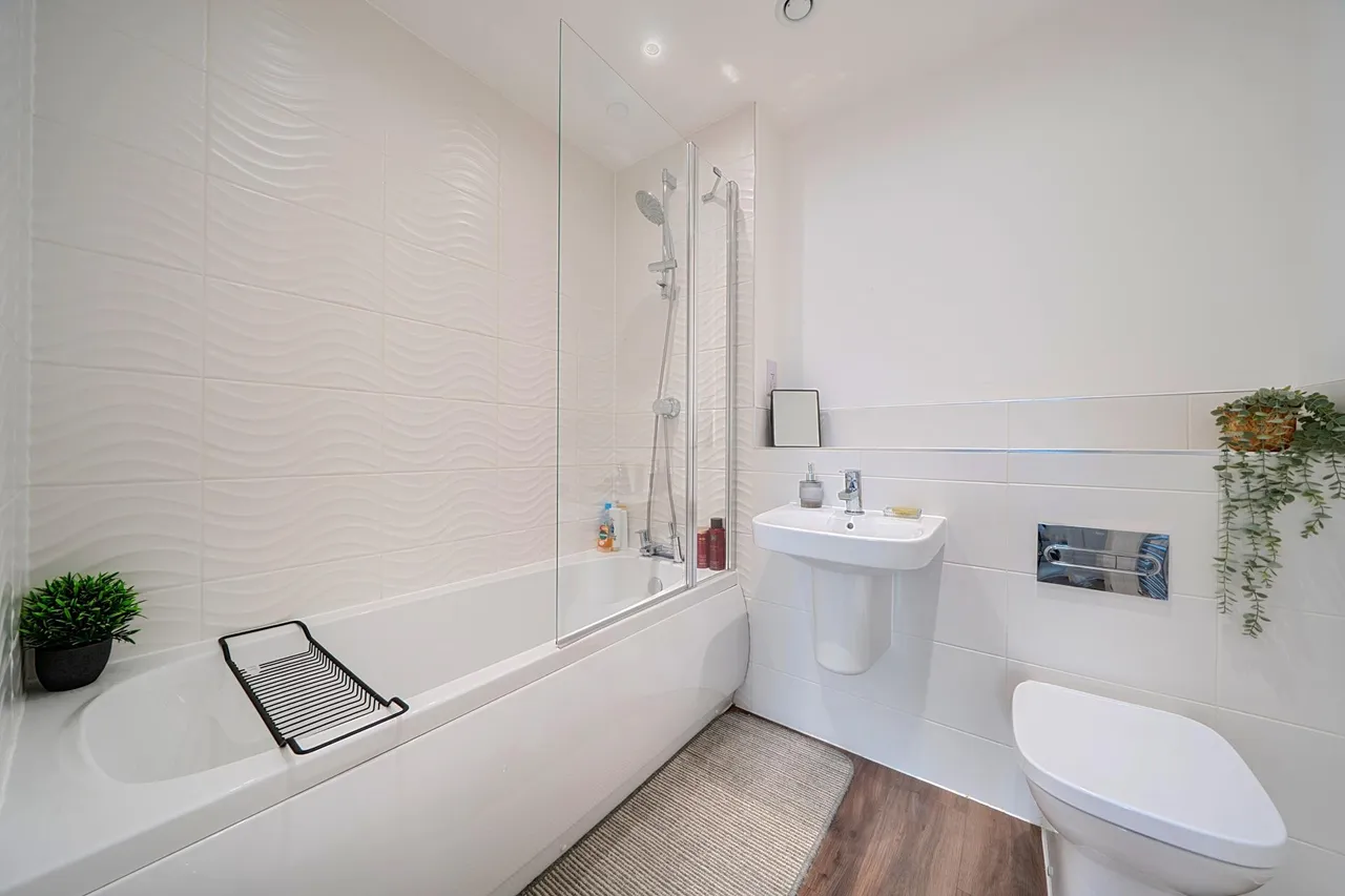 Cornwall Gardens, Burnham, SL6, photo 11
