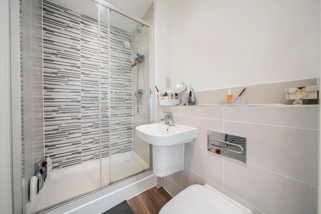 Cornwall Gardens, Burnham, SL6, photo 16