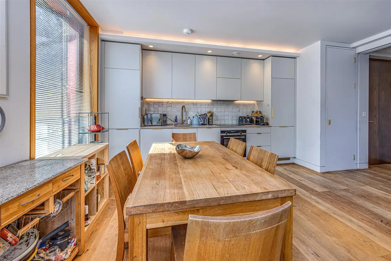 Swains Lane, Highgate, N6, photo 7