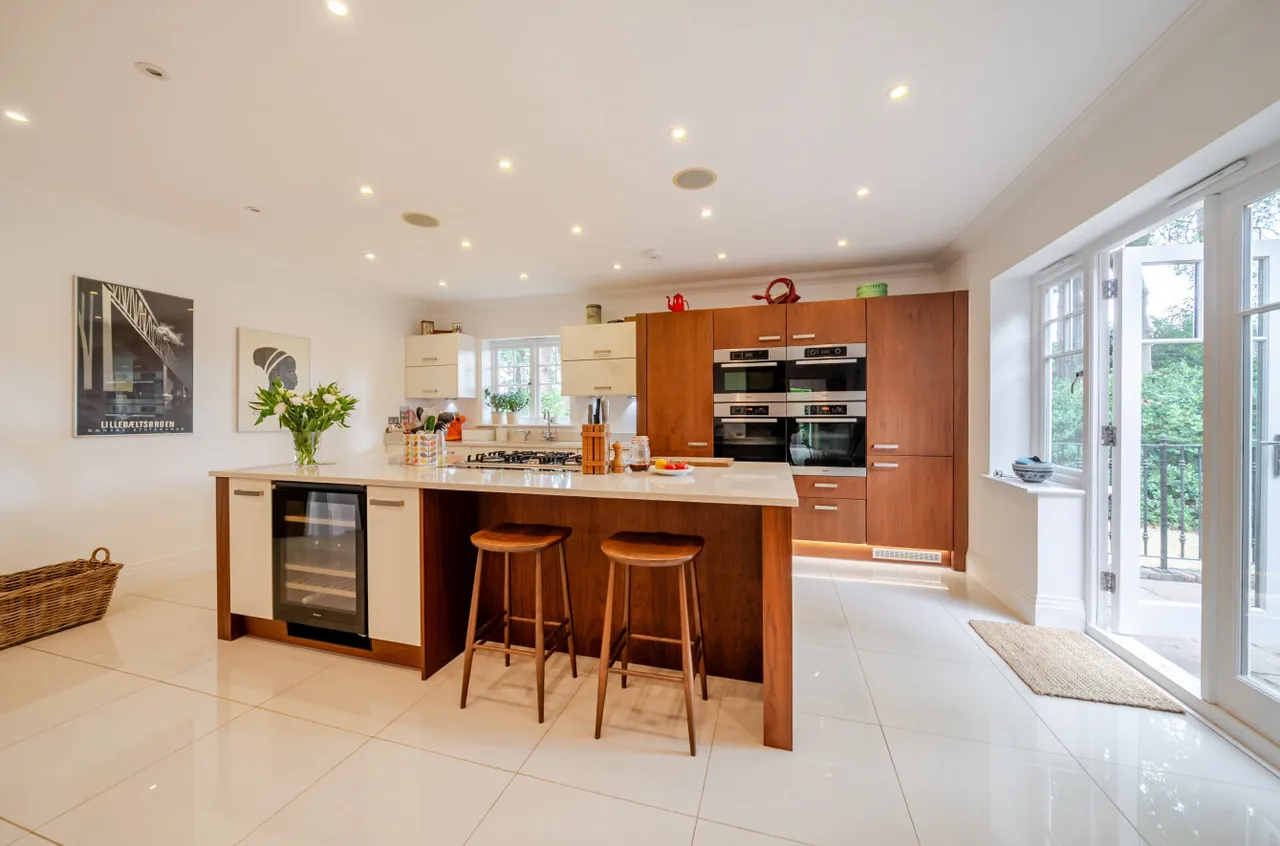 Waverley Avenue, Fleet, GU51, photo 16