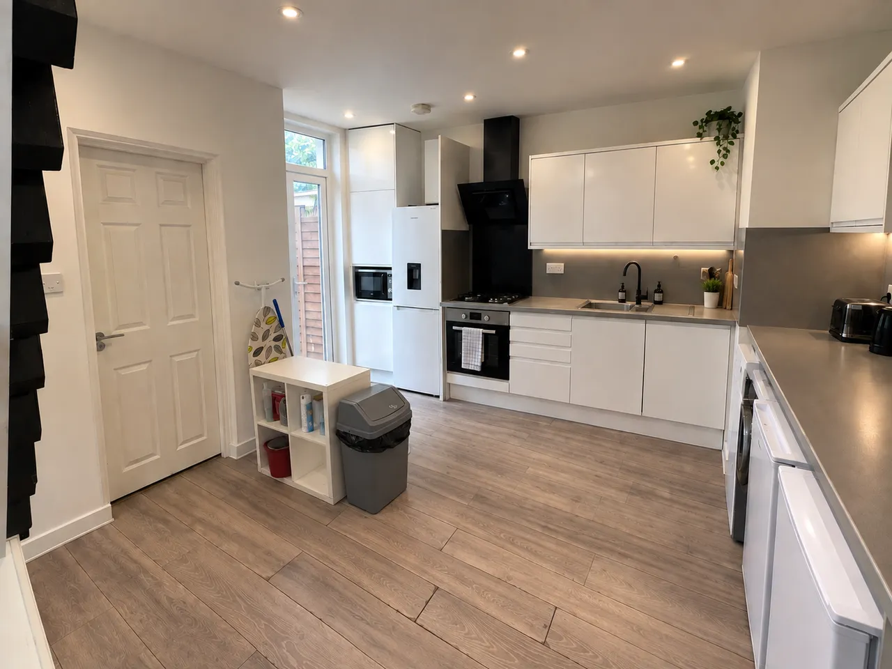 Liverpool Road, Eccles, M30, photo 3